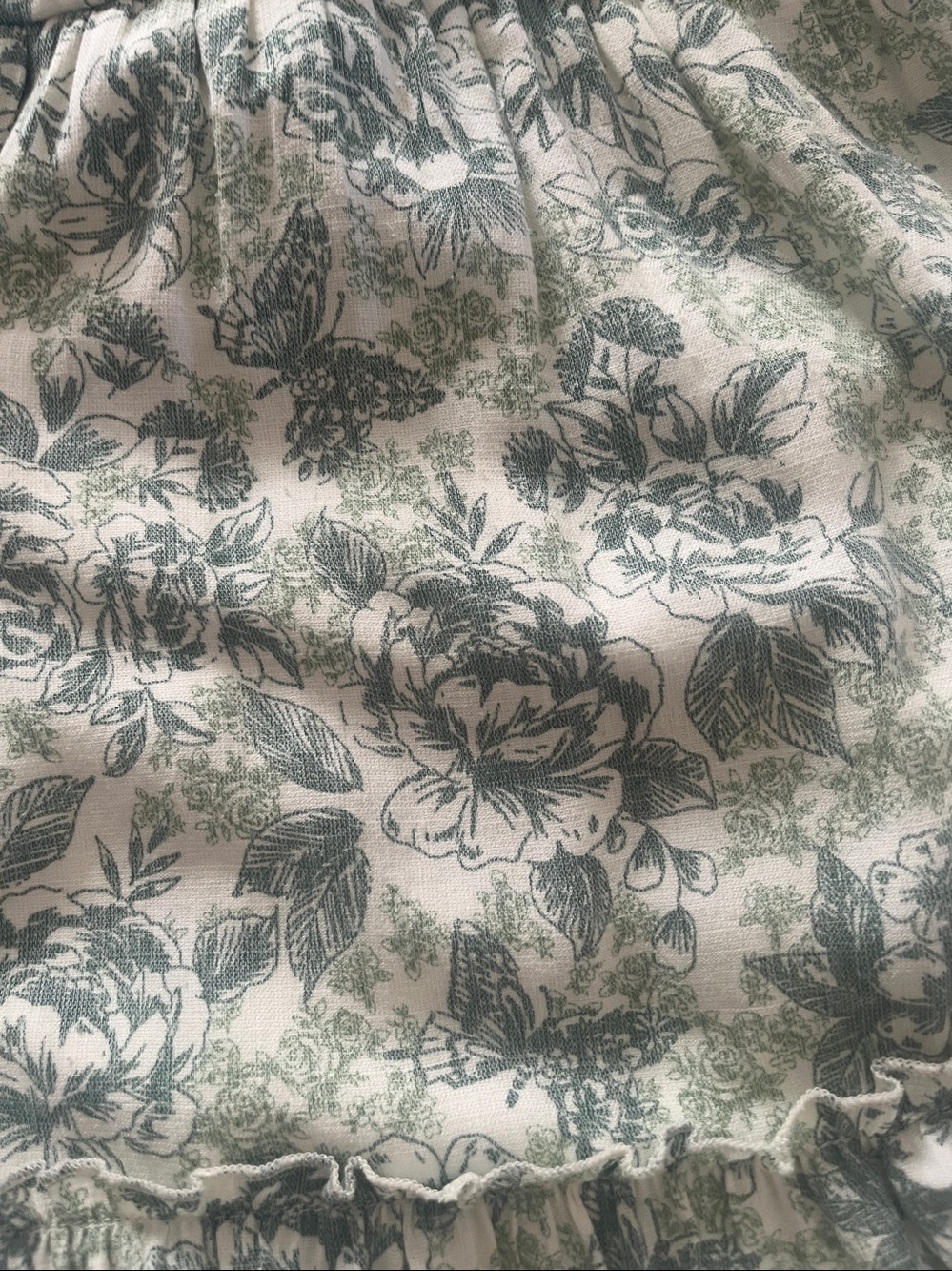Trixxi Green & White Floral Print Tiered Maxi Dress Narrow Strap Shirred Bodice - Picture 8 of 10